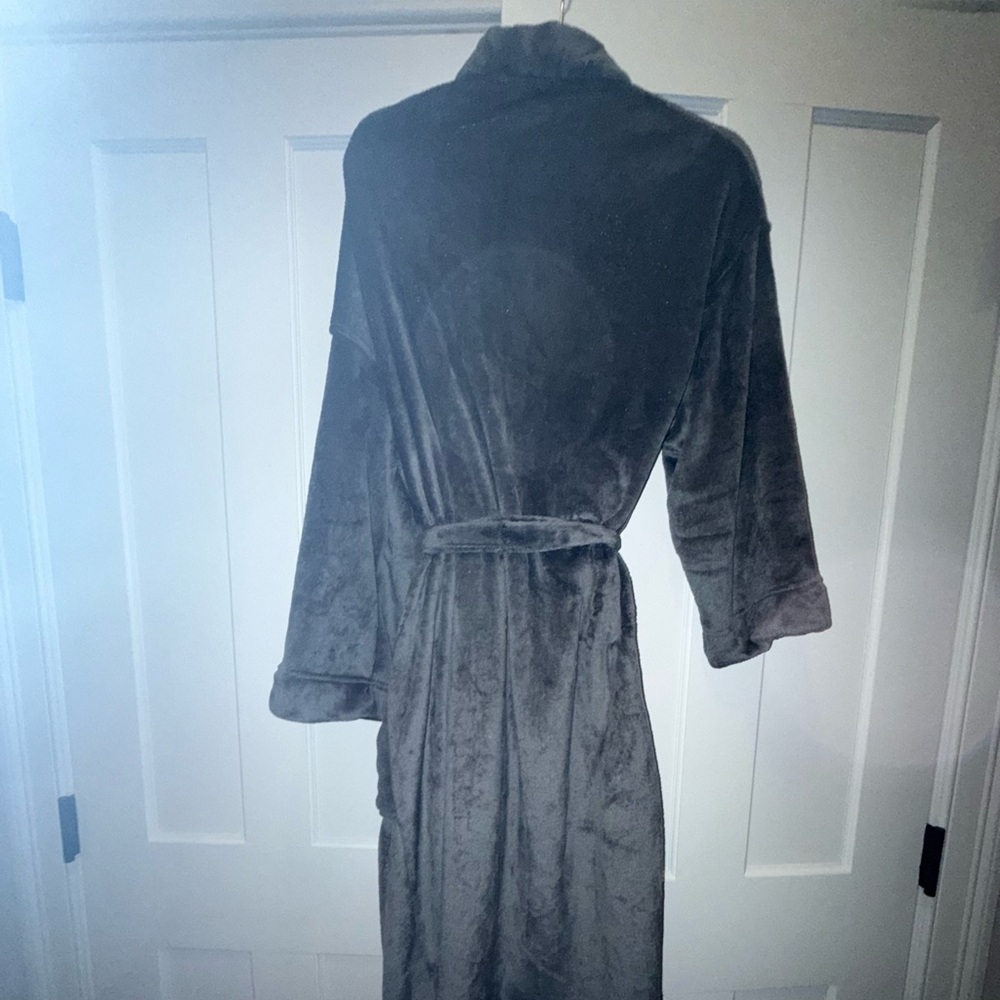 Plush Grey Robe - Picture 2 of 6